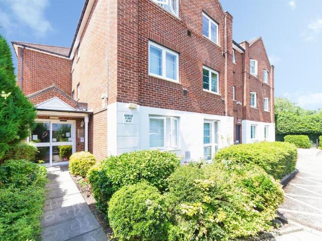 Flat for sale in Norton, King's Walden