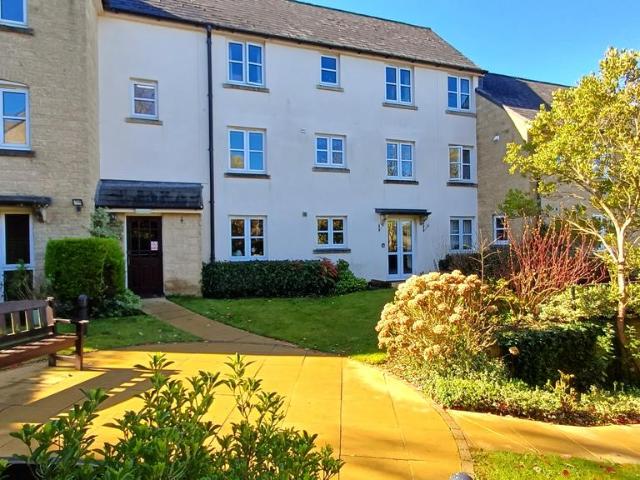 Flat for sale in Chipping Norton, Black Bourton