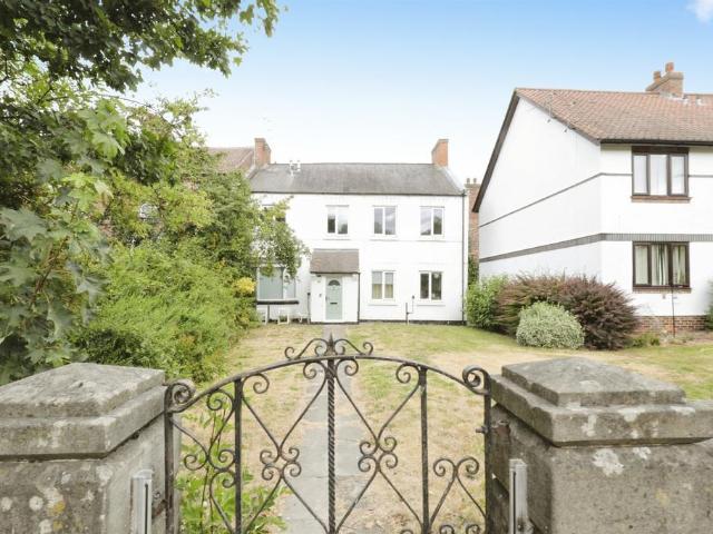Flat for sale in Aldborough, Langthorpe