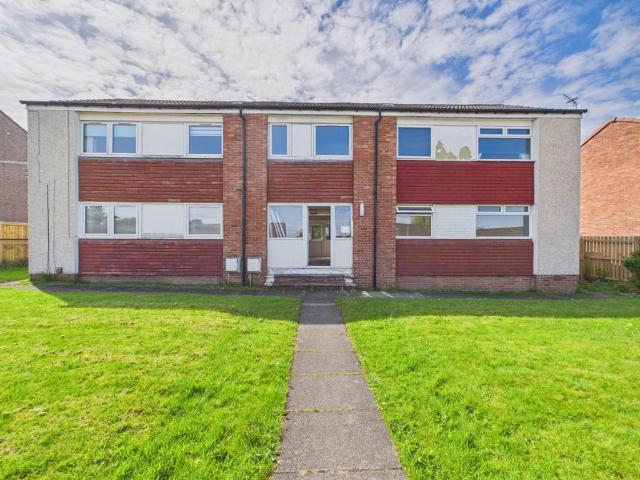 Flat for sale in Dykebar, Glenburn