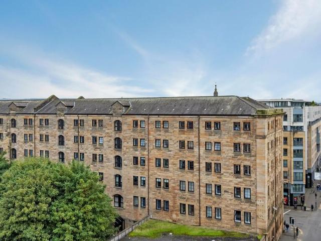 Flat for sale in Merchant City, Glasgow