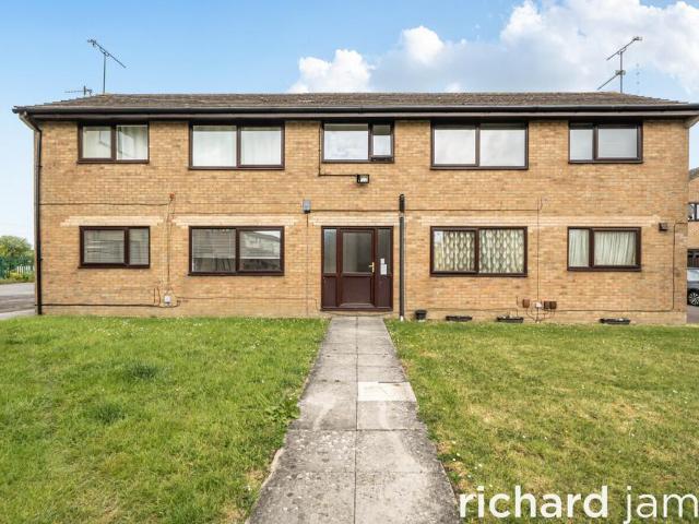 Flat for sale in Rodbourne, Swindon