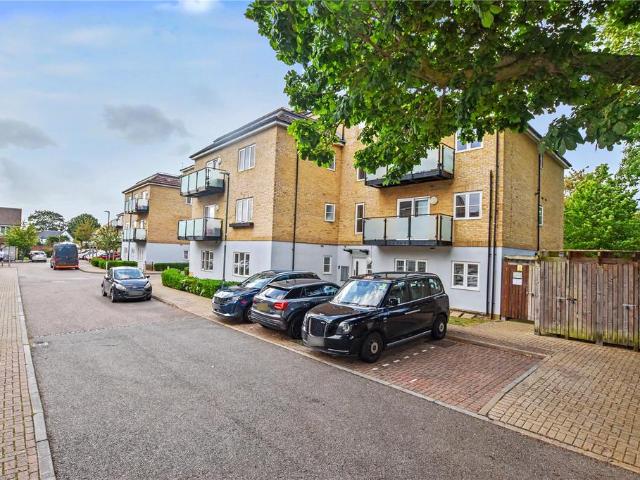 Flat for sale in Blendon, Greater London