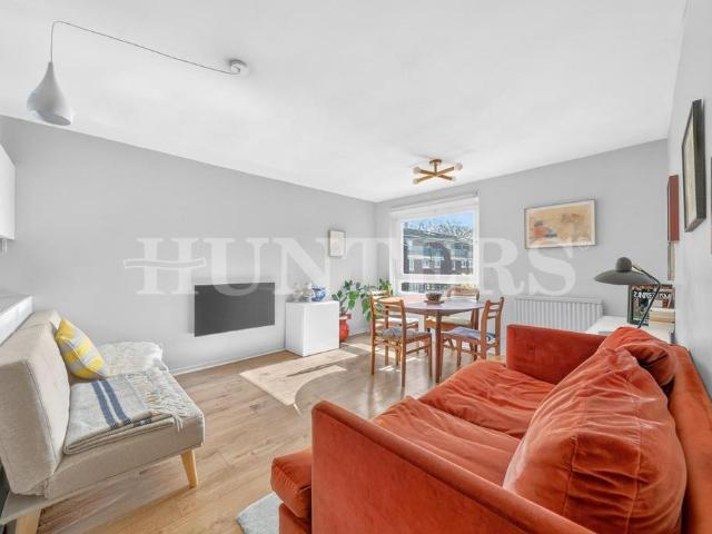 Flat for sale in South Tottenham, Greater London