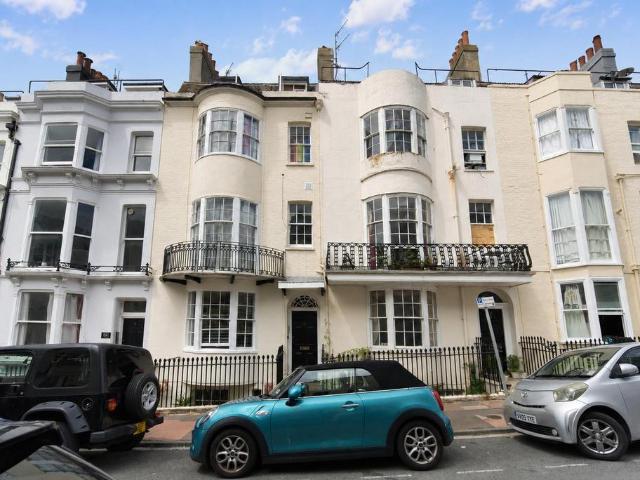 Flat for sale in Queen's Park, Brighton & Hove
