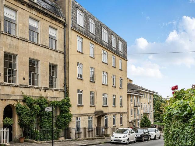 Flat for sale in Lansdown, Bath