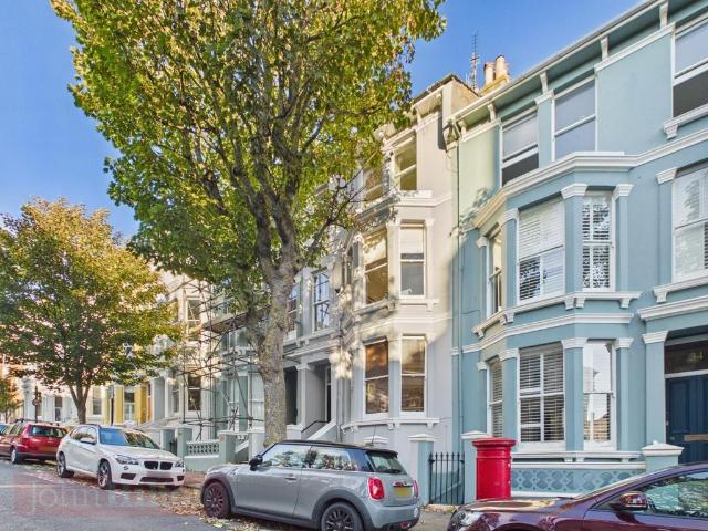 Flat for sale in Kemptown, Brighton