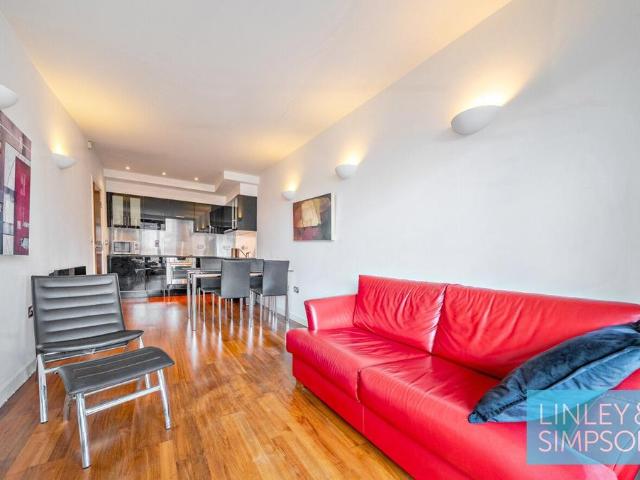 Flat for sale in West Yorkshire