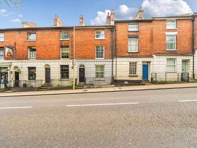 Flat for sale in Fulflood, Hampshire
