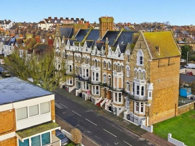 Flat for sale in East Cliff, Acol