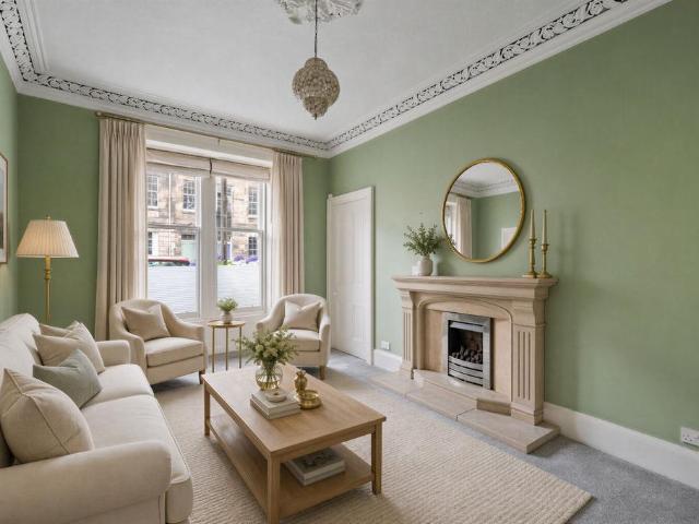 Flat for sale in Silvermills, Scotland