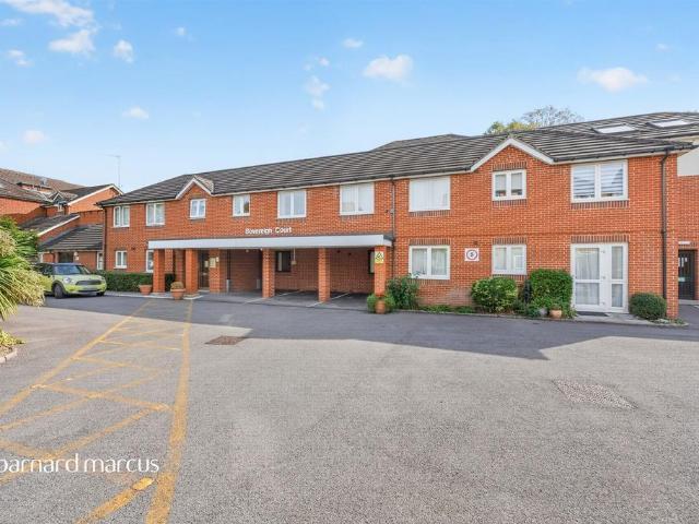 Flat for sale in London Borough of Croydon, Greater London