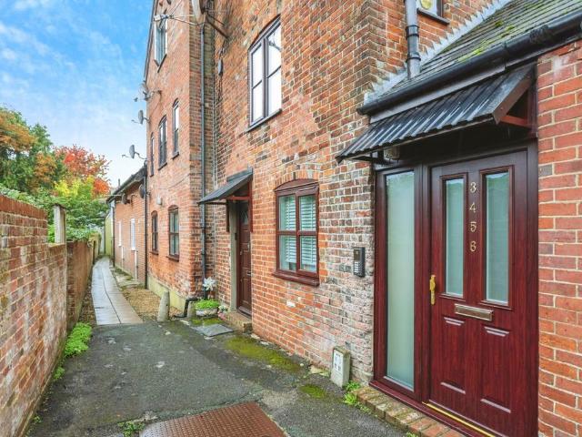 Flat for sale in Ringwood, Ashurst Bridge