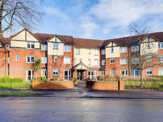 Flat for sale in Sherwood, Haddon