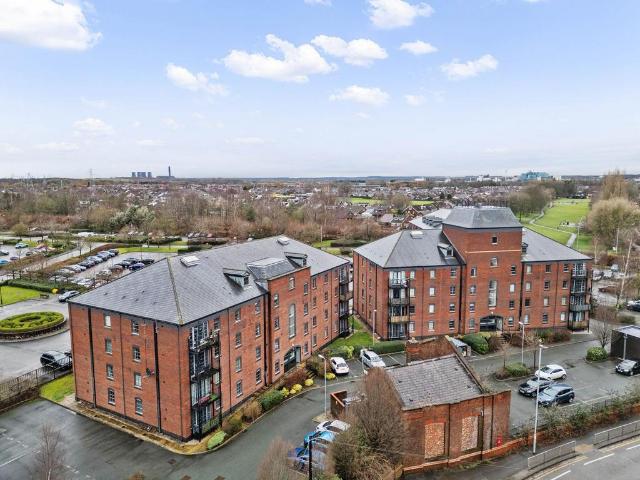 Flat for sale in Wilderspool, Warrington