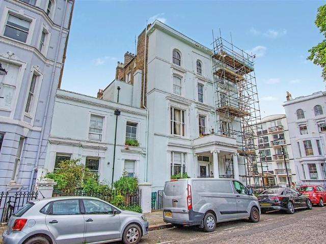 Flat for sale in Notting Hill, Greater London