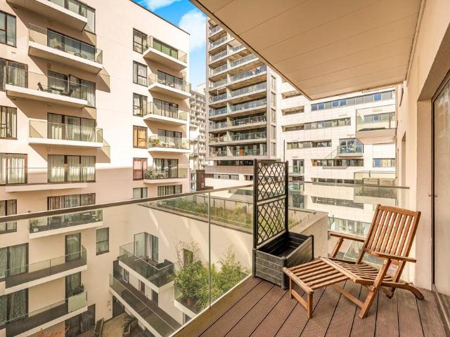 Flat for sale in East Greenwich, Greater London