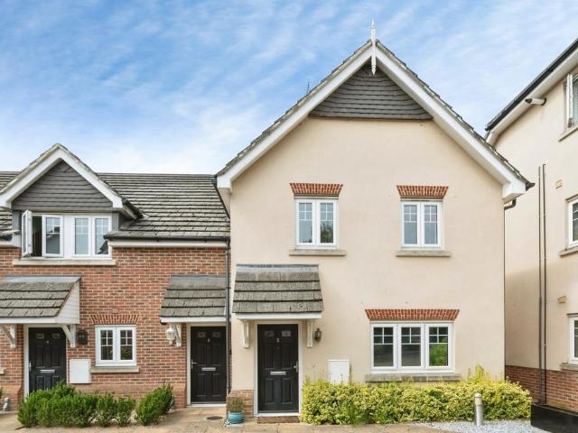 Flat for sale in Blackhills, Surrey