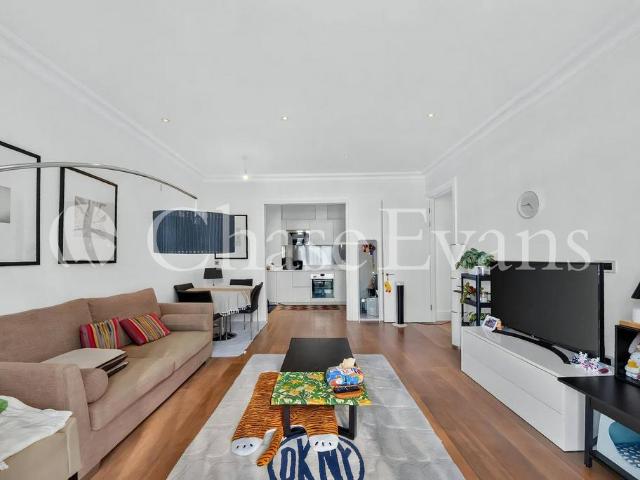 Flat for sale in St. George in the East, Whitechapel