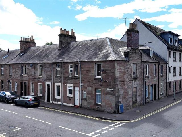 Flat for sale in Bridgend, Perth