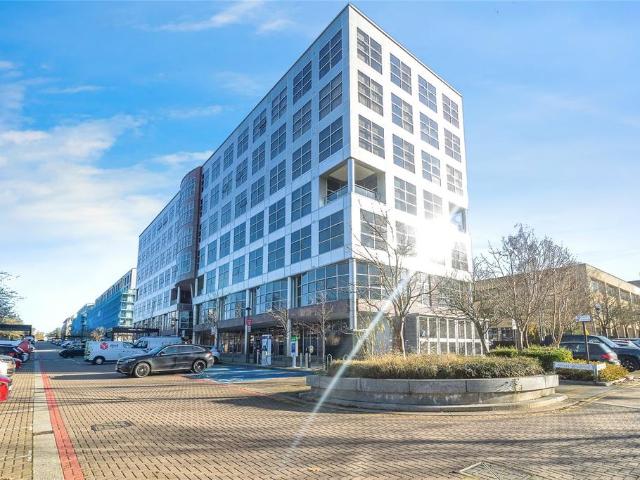 Flat for sale in Milton Keynes
