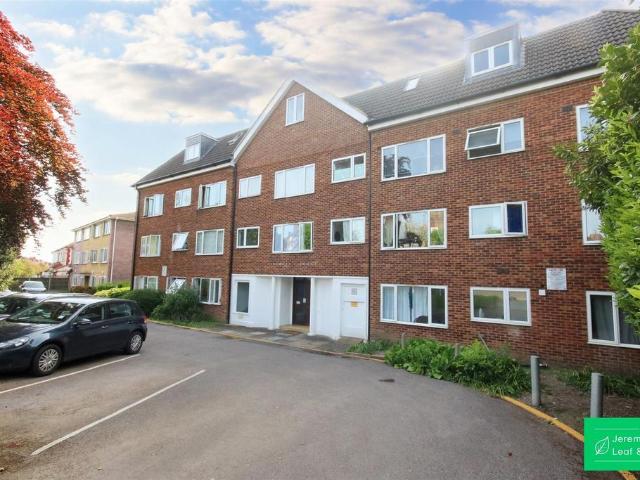 Flat for sale in London Borough of Barnet, Greater London