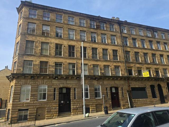 Flat for sale in West Yorkshire