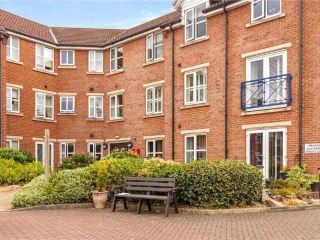 Flat for sale in Brigg, North Lincolnshire