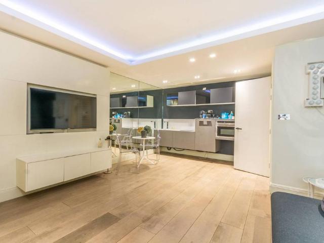 Flat for sale in East Marylebone, Marylebone