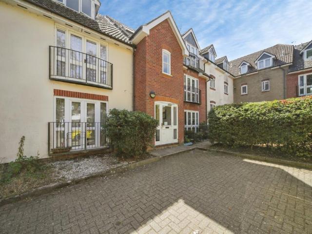 Flat for sale in Bedingfield, Suffolk