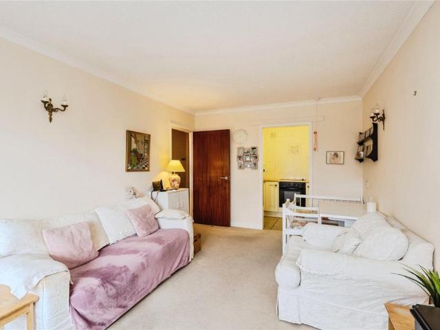 Flat for sale in Nangreaves, Wales