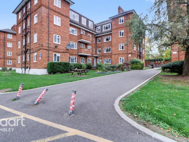 Flat for sale in Greater London