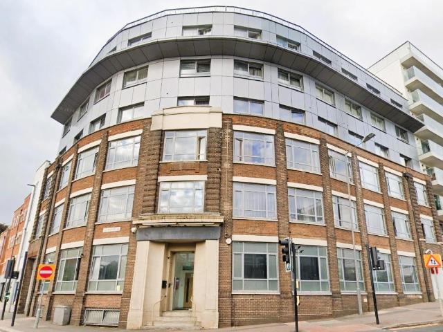 Flat for sale in Spring Park, Luton