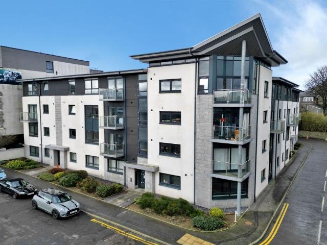 Flat for sale in Ballindoch, Scotland