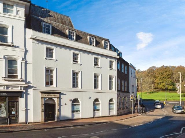 Flat for sale in Broadwater Down, Sandown Park