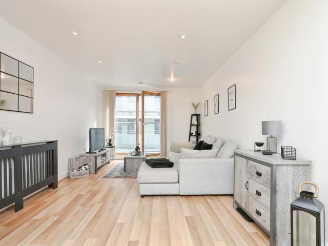 Flat for sale in East Bank, Norfolk