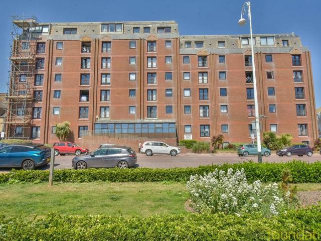 Flat for sale in Central, Heathlands