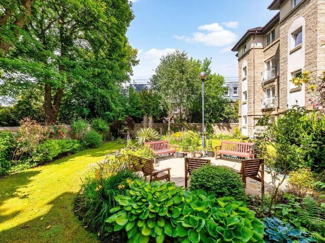 Flat for sale in Arnothill, Scotland