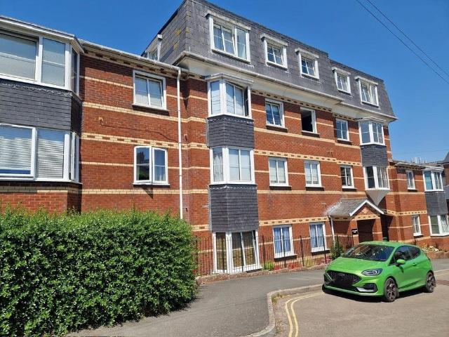 Flat for sale in Withycombe, Budlake