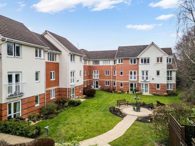 Flat for sale in Grappenhall, Warrington