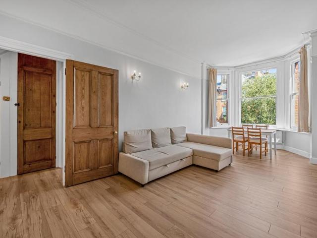 Flat for sale in City of Westminster, Greater London