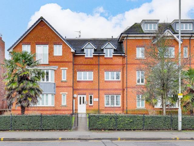 Flat for sale in Lady Bay, Barton In Fabis