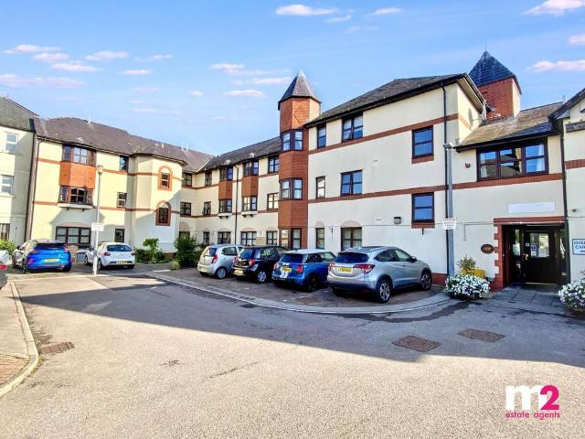 Flat for sale in Llanbadoc, Wales