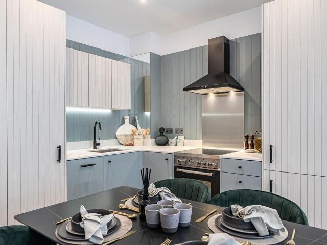 Flat for sale in London Borough of Hounslow, Greater London