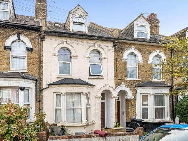 Flat for sale in London Borough of Bromley, Greater London