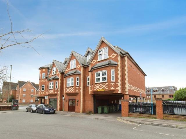Flat for sale in Guildford Park, Westborough