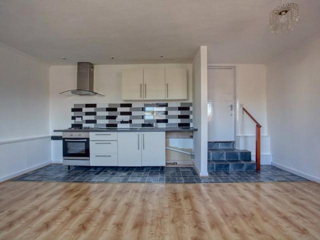 Flat for sale in Walton, Eastbridge