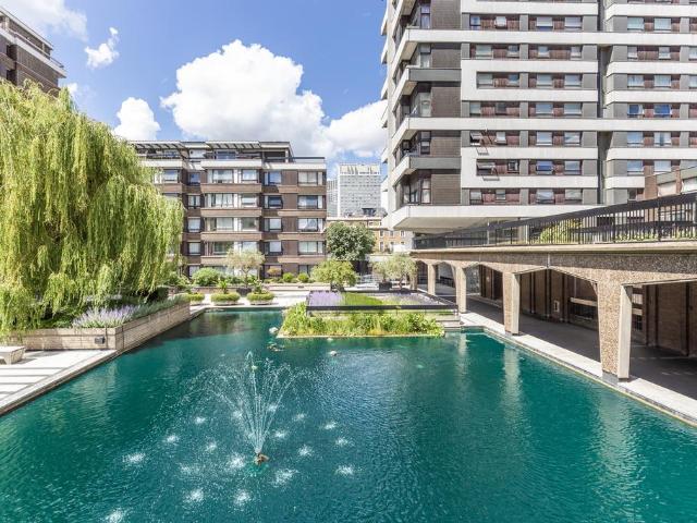 Flat for sale in Paddington, Greater London