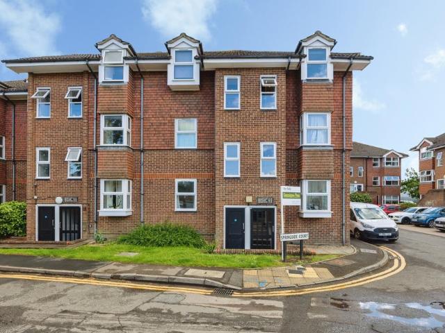 Flat for sale in Bellfields, Westborough