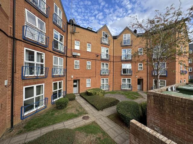 Flat for sale in Calthorpe, Cherwell
